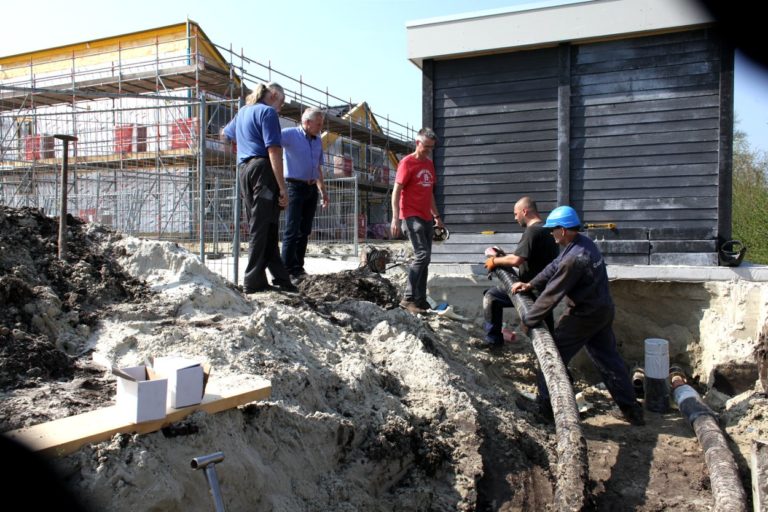 Eerste grootschalig gasloos woningproject Westerkwartier in Marum aangesloten