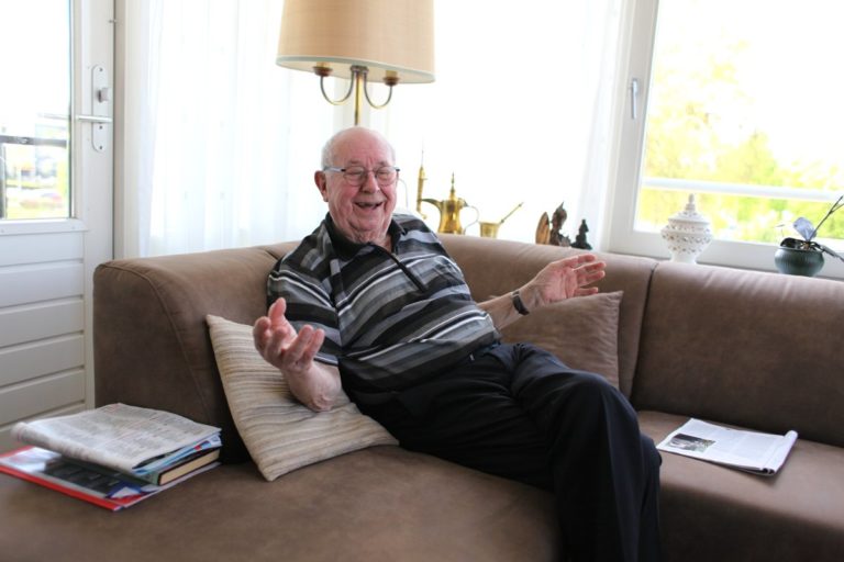 90-jarige dominee Foppe de Jong twee keer aan de dood ontsnapt