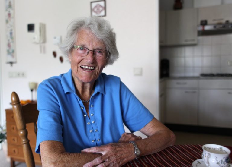 Zuster Bosch (93) uit Grootegast wijkzuster in hart en nieren