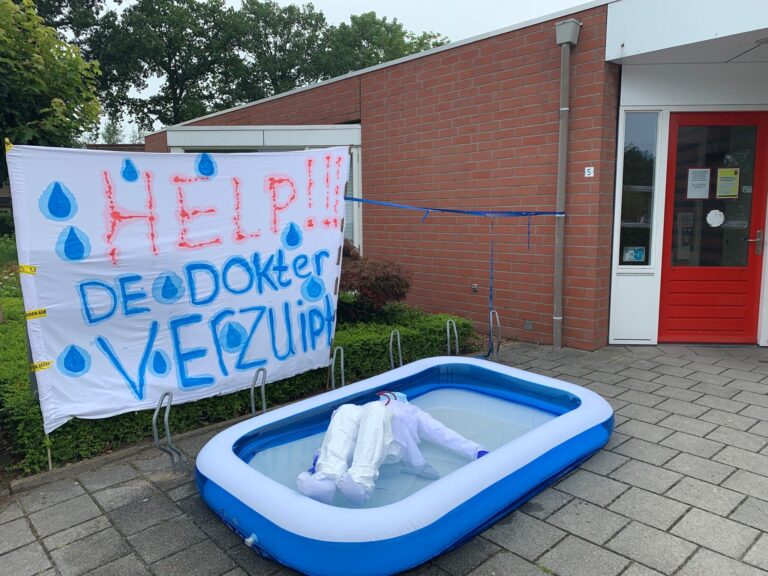 Bij huisartsen staat water tot aan de lippen